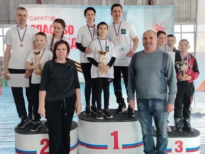 🏆🥇Семья Гельфановых из с. Орловское одержала победу на областных соревнованиях среди спортивных семейных команд, посвящённых 80-летию Победы.