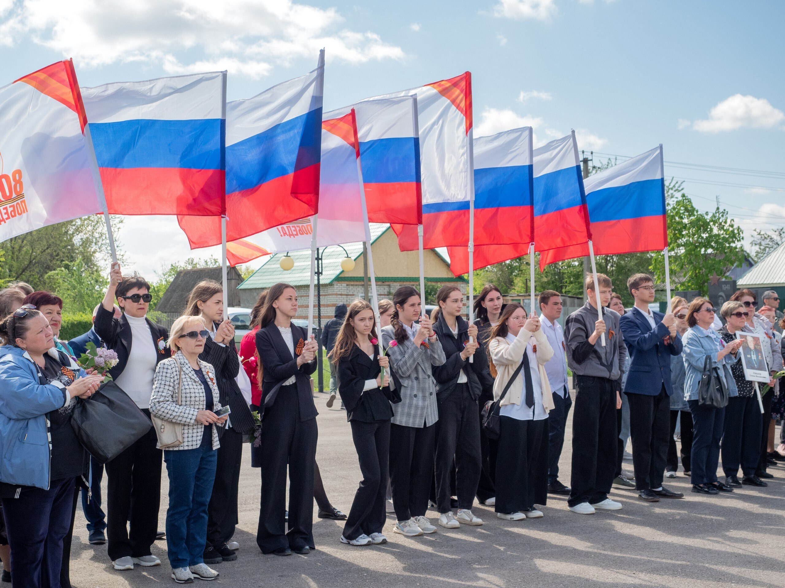 9 мая на площади с. Подлесное прошло торжественное мероприятие, посвященное 80-летию Победы в Великой Отечественной войне.