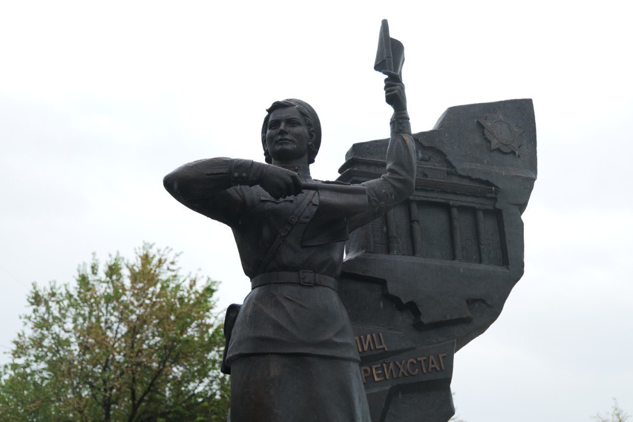 В Саратове открыли памятник «Бранденбургской мадонне».