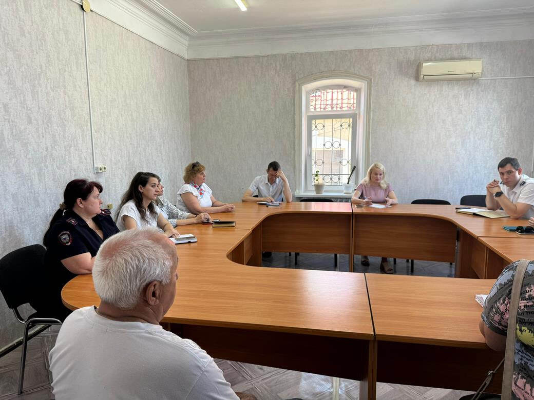 В преддверии празднования Дня защиты детей состоялся прием граждан по вопросам защиты прав несовершеннолетних.